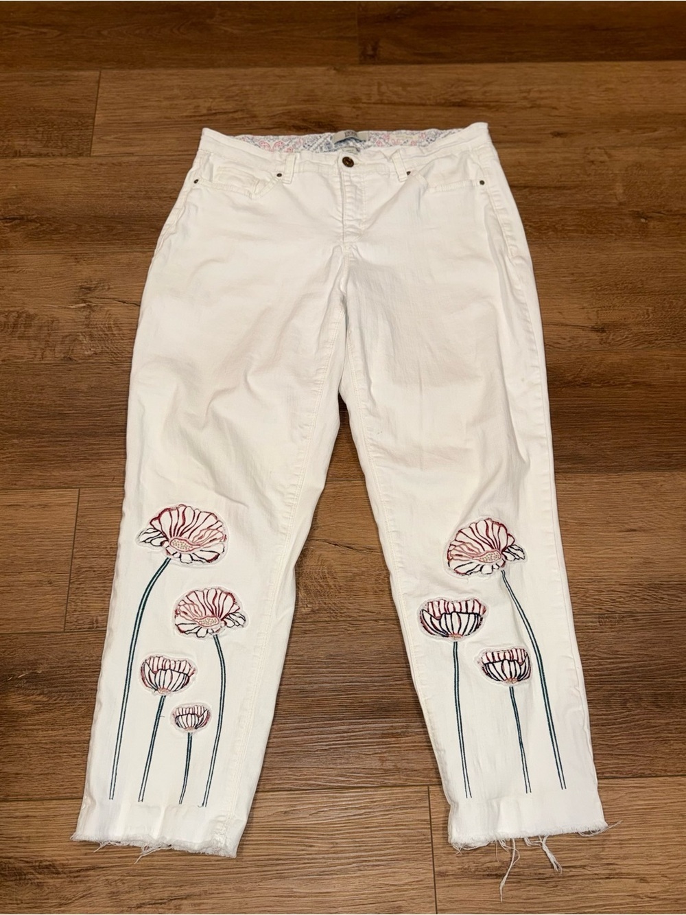 Vintage America Bestie White Denim Jeans 8/29 Floral Embroidery Raw Hem Summer
